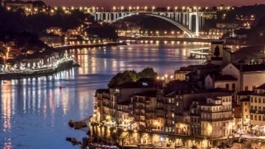 Ruta 2 días en Oporto saliendo y regresando a Lisboa
Ponte-Luis-I-Porto-Gaia
Porto a noite