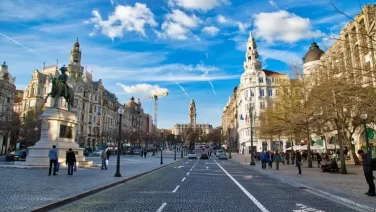 Ruta 2 días en Oporto saliendo y regresando a Lisboa
Ponte-Luis-I-Porto-Gaia
Porto a noite
Tour por Oporto de Noche: Descubre su Magia
Ruta de 7 Días en Portugal: Historia, Vino y Aventura
porto wine cellars
Caves Porto
Sé do porto
Estação de são bento
Avenida dos aliados Porto