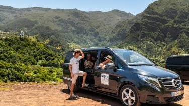 Tour de Vinhos na Madeira: Descubra Sabores Únicos