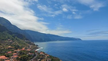 Tour de Vinhos na Madeira: Descubra Sabores Únicos